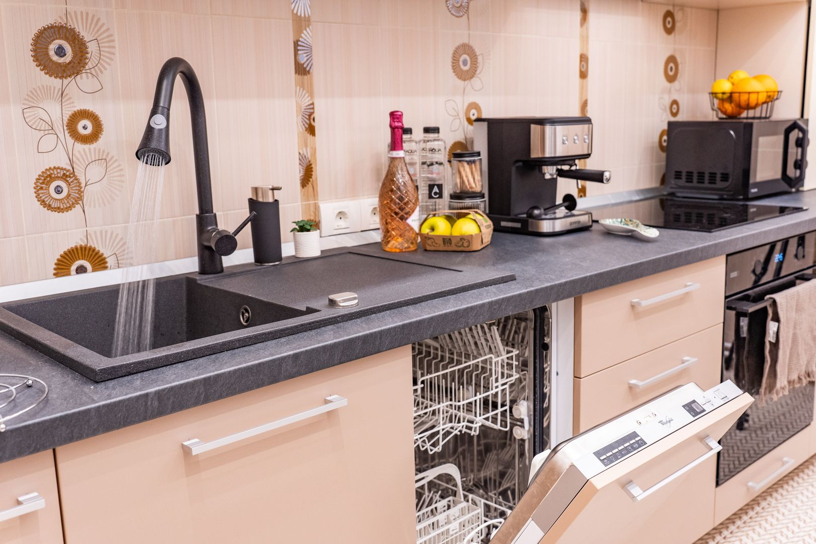 Apartament renovat in cladire istorica - Poză 18