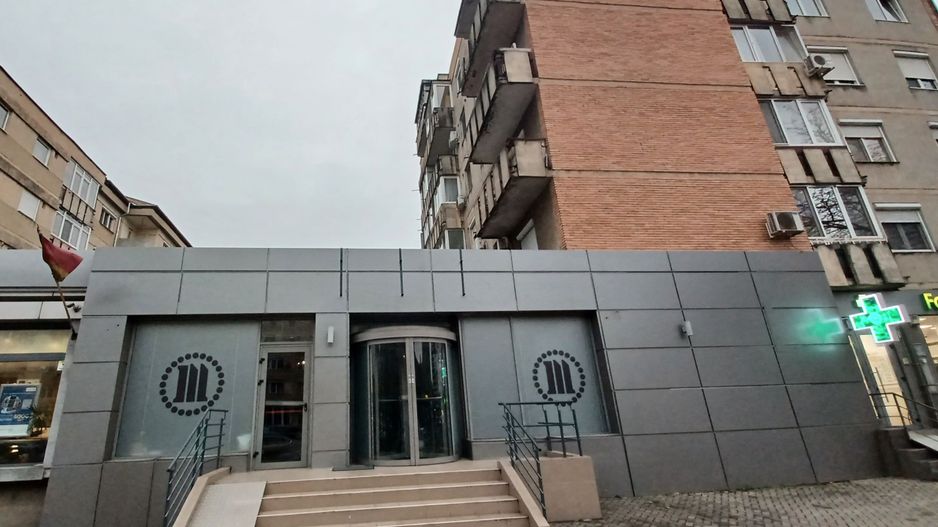 Spațiu birouri, Decebal Oradea. 2 700 Euro+TVA/lună (neg). Comision 0 - Poză 1