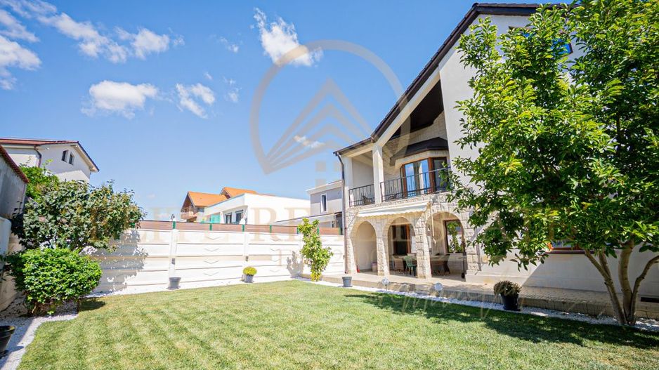 Ovidiu Sud - Zona premium - Vila impozanta, curte mare, garaj, terasa! - Poză 4