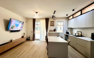 Apartament ultrafinisat cu terasa si view - Poză 1