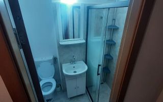 Închiriez apartament cu două camere nedecomandat. - Poză 9