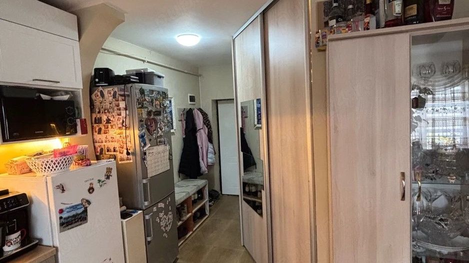 Vand apartament 3 camere | 64 mp | Etaj 1 | Parcare inclusă | Proprietar - Poză 3
