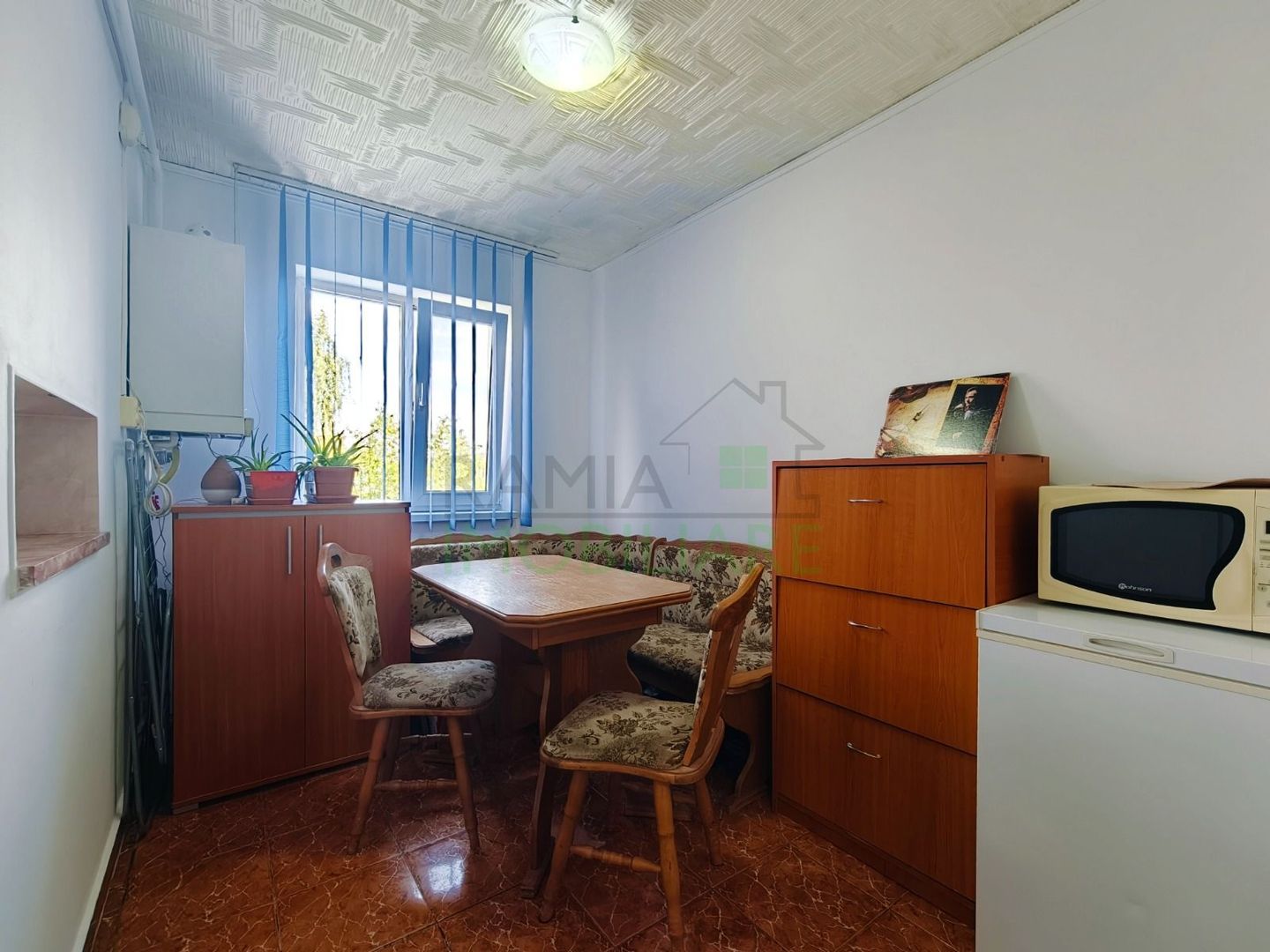 Apartament 3 camere, Cartierul Florilor, Boxă și parcare - Poză 10