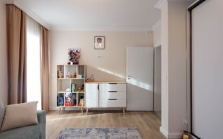 Casă ideală pentru familie în Brașov, Bunloc – spațioasă, luminoasă, priveliște - Poză 46