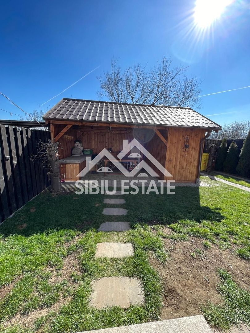 Casa cvadruplex de vanzare 4 camere, 2 locuri de parcare - Poză 24