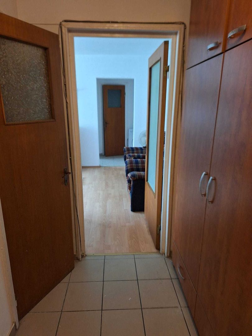 Închiriere Apartament cu 3 camere Titan, langa metrou 1 Decembrie, renovat - Poză 6