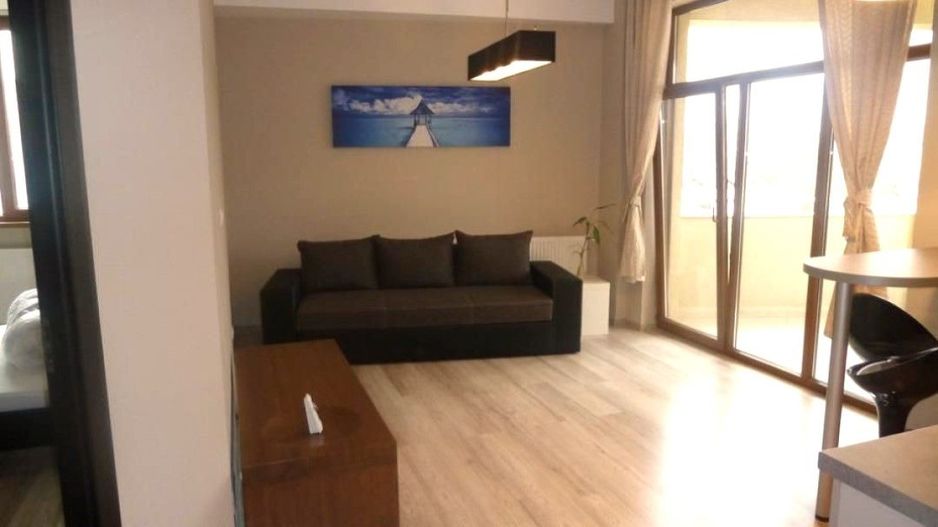 Închiriere Apartament cu 2 camere, bloc nou 2010, parcare subterana, terasa mare - Poză 1
