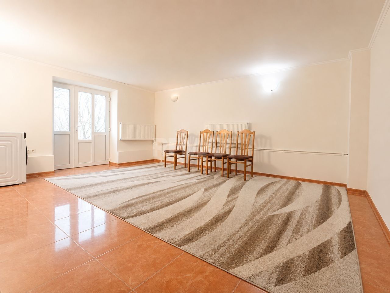 Casă 210 m² cu 5 dormitoare și teren 10 ari – Euroreparație | Drochia, str. Grigore Ureche - Poză 14