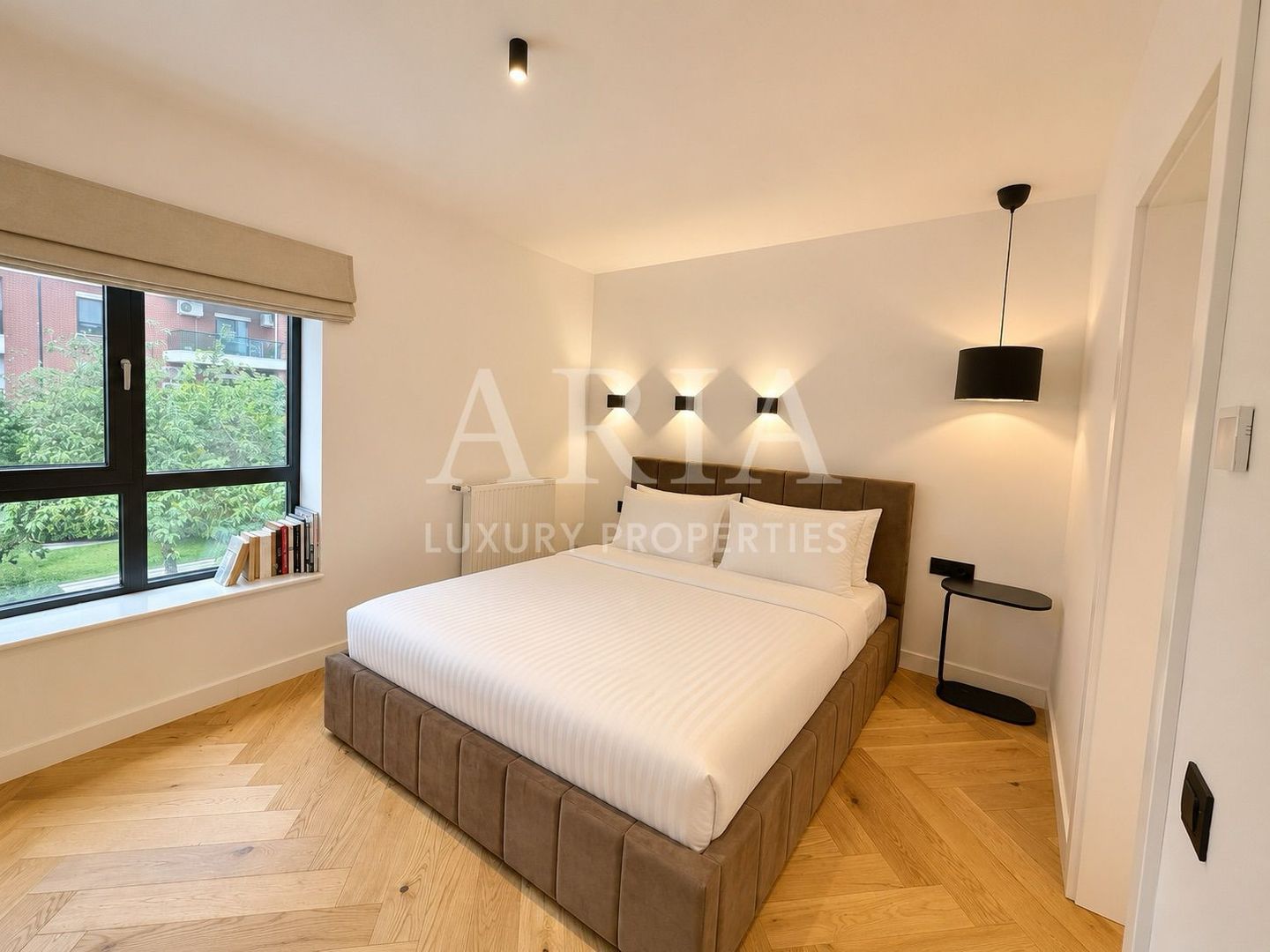 ELEGANT TOWNHOUSE | PRIVATE GARDEN | PANORAMIC TERRACES | - Poză 13