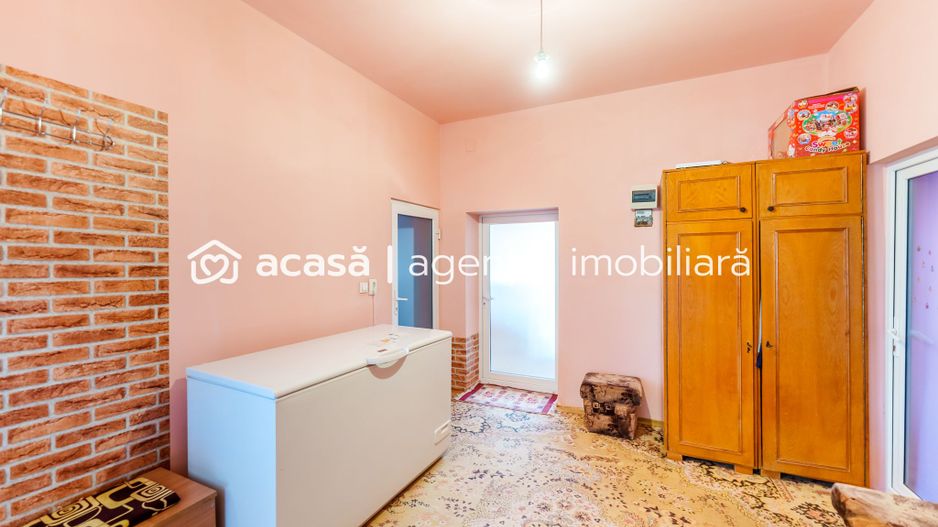 Casă cu grădina în Curtici - Poză 7