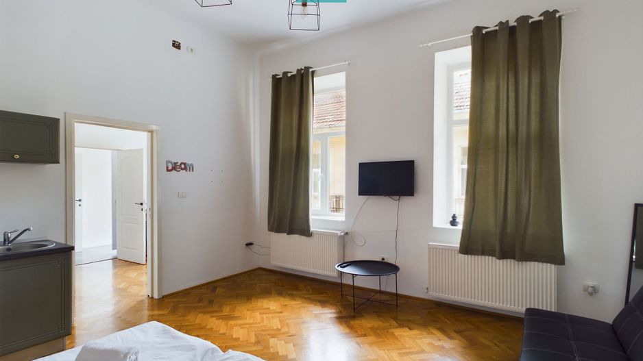 Apartament situat la km 0 in Arad - Poză 1