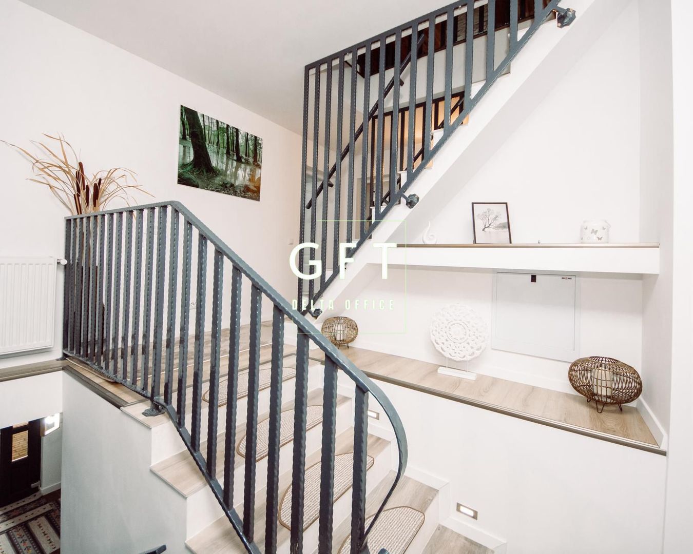 Pensiune Moderna 200 mp-teren 1000 mp-foisor-terasa-balcoane-Colibita - Poză 9