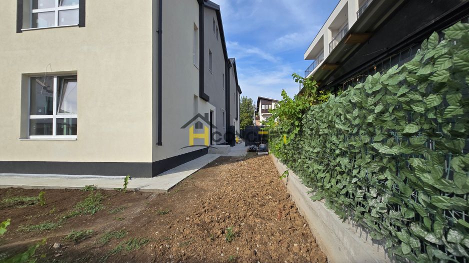 Vila finalizata, curte libera 185 mp,  loc de parcare, zona case - Poză 7