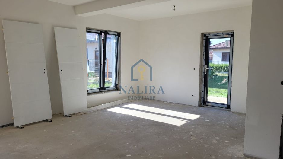 Duplex de vaznzare sat Sasar cartier nou de case spatioase - Poză 4