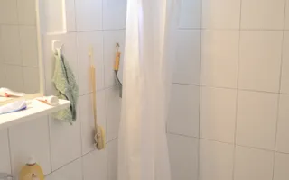 Casa renovata la tara complet -mobilata si utilata - Poză 14