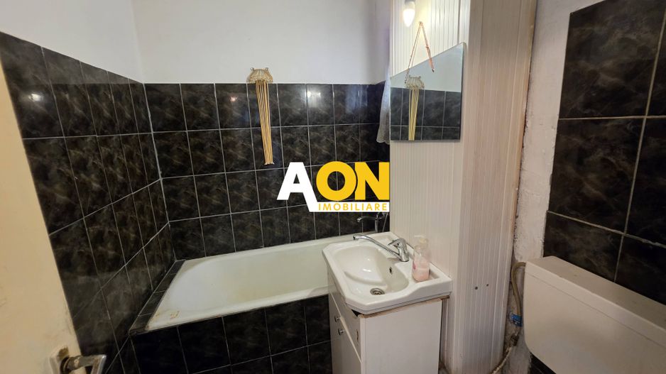 Apartament 3 camere, Cetate, 65 mp utili, et.5. Necesita renovare - Poză 6