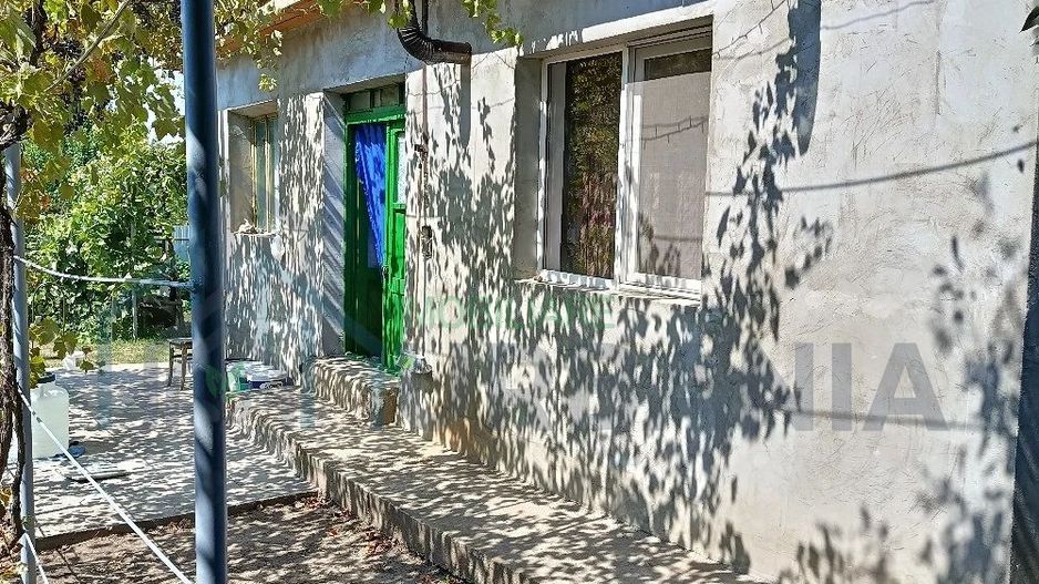 Casă construită în 1975, teren 450 mp, Sarca - Poză 3