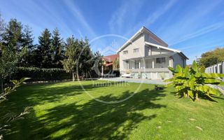 Casa de vanzare cu 10 camere in Santandrei, Bihor - Poză 1