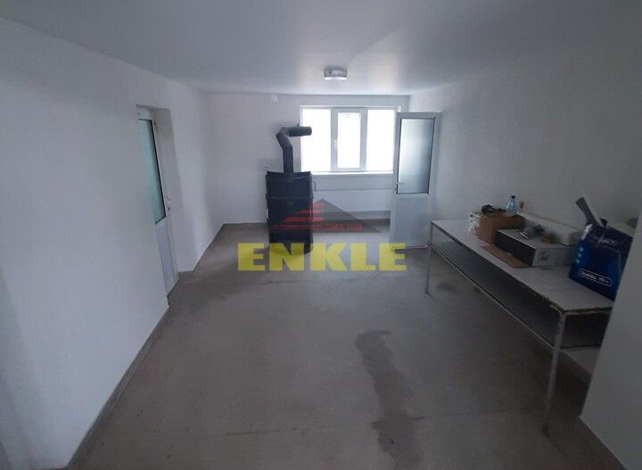 Hala de inchiriat, 300 mp + teren , zona industriala, 800 euro - Poză 2
