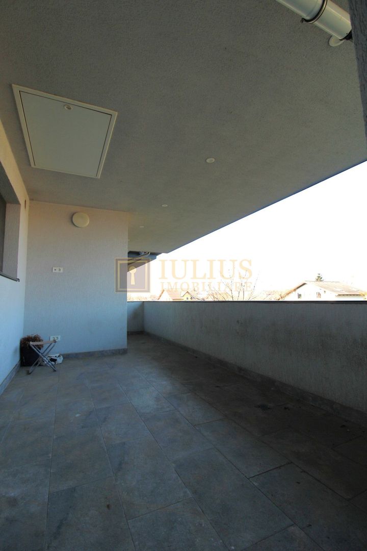 Casa cu 3 camere, locuri de  parcare, curte - Poză 15