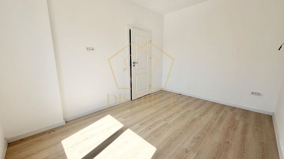 Duplex cu 5 camere si 2 bai, 470 mp teren si 115 mp utili in Ghiroda. - Poză 22