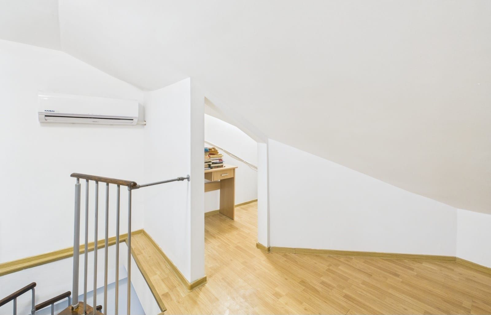 Apartament 1 cameră cu balcon și pod compartimentat | Dâmbovița, Timiș - Poză 8