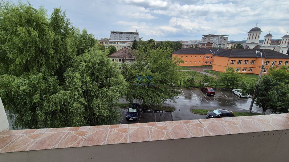 Vand apart. 3 camere, 2 bai, 2 balcoane, mobilat, M3, et 3, st-56mp! - Poză 12