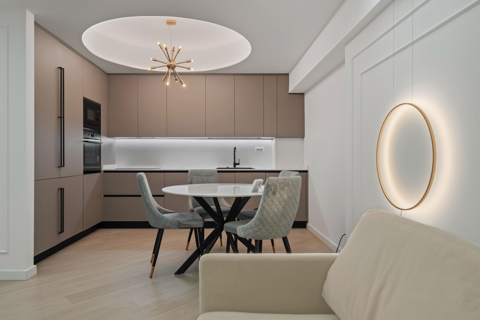 DE VANZARE APARTAMENT 3 CAMERE MOBILAT UTILAT CORTINA NORTH - Poză 4