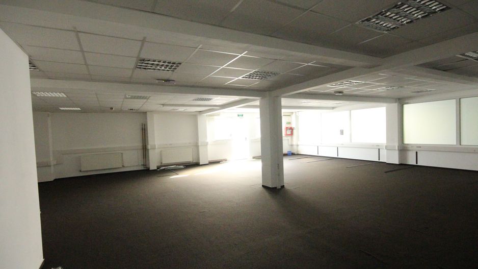 Spatii birouri/servicii - Poză 69