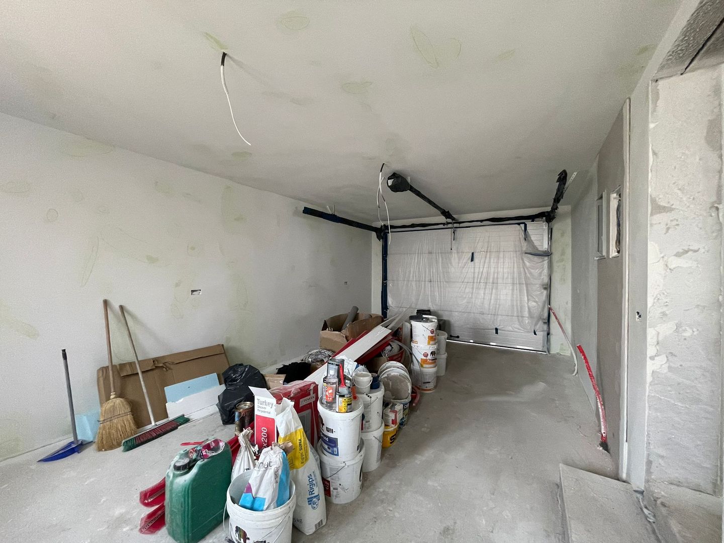 Casă individuală cu garaj-Moșnița Veche - Poză 16