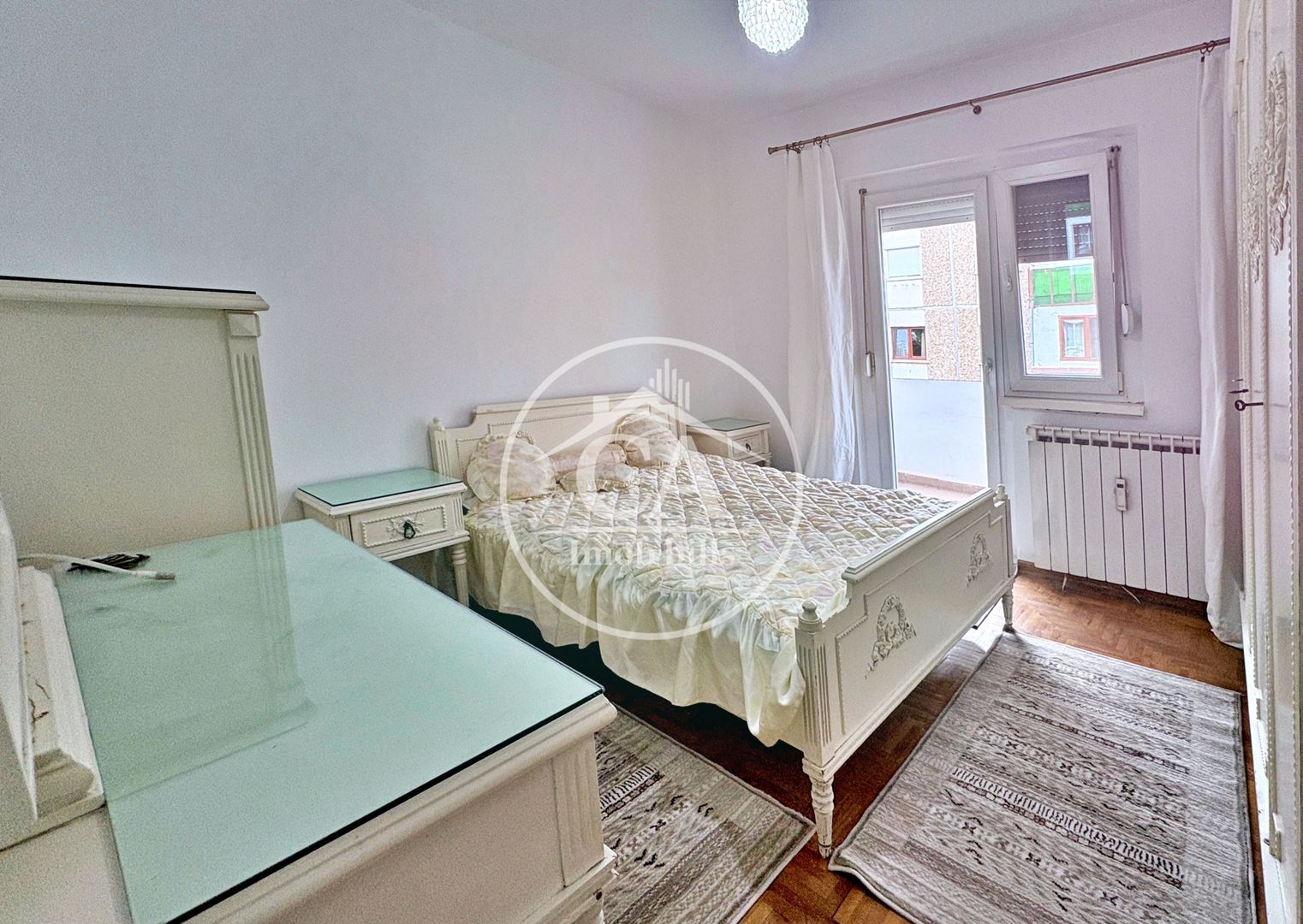 Apartament cu 3 camere în zona Decebal - Poză 1