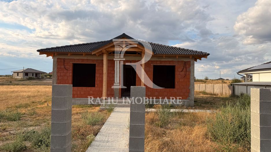 Casă la roșu de vânzare | Alparea | 1.000 mp teren - Poză 6