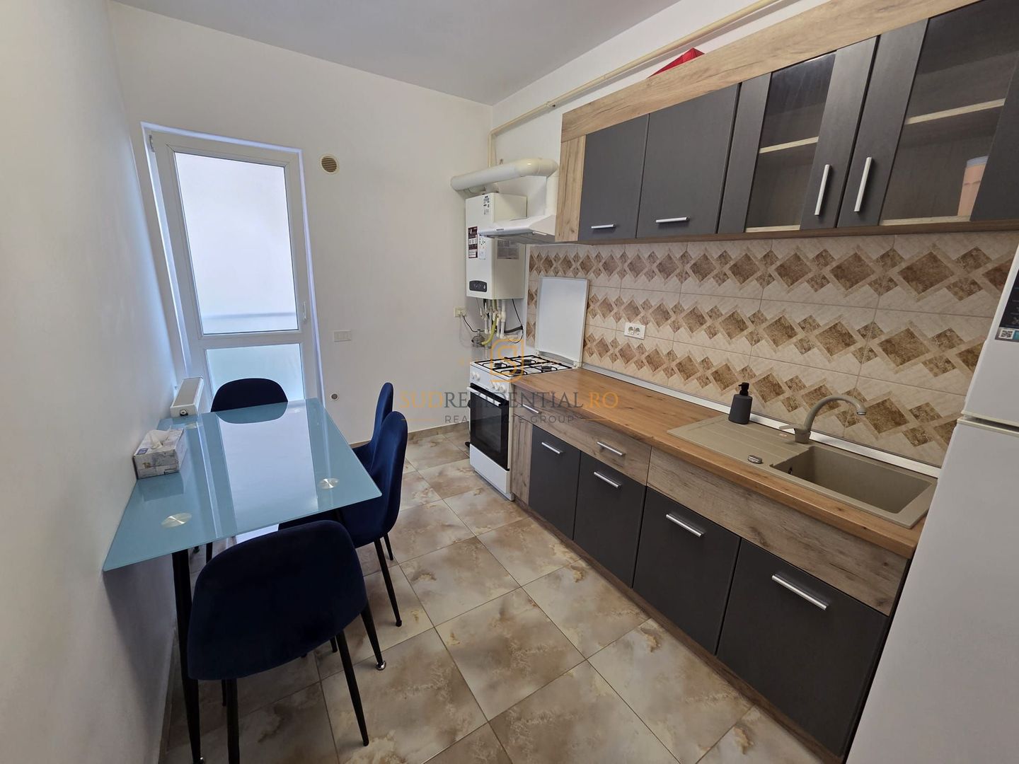 Apartament 2 camere de închiriat, The Grand Kristal Residence Sector 4 - Poză 23