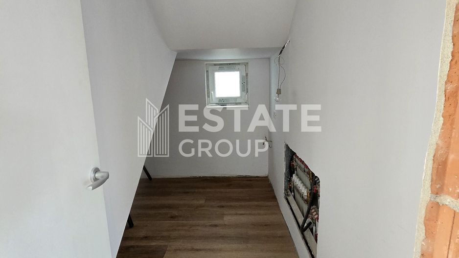 Duplex cu 5 camere despartit prin camera tehnica in Dumbravita - Poză 8