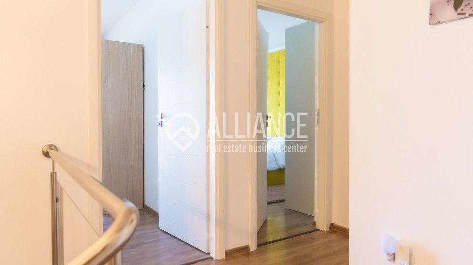 PALAZU MARE -  Vila Duplex cu 4 Camere, Panorama Superba si Curte Amenajata - Poză 38