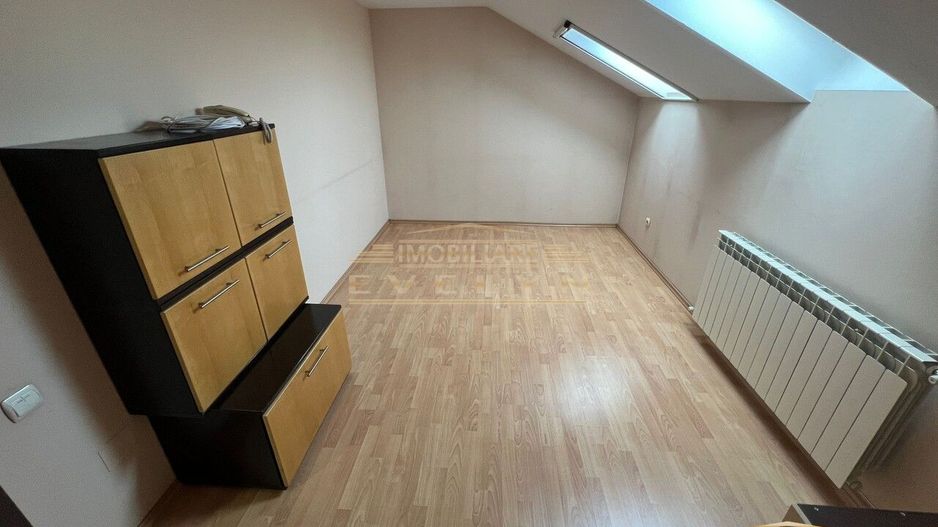 Apartament de vanzare pe doua nivele, zona Pietonalul Transilvaniei, pret 180000 euro - Poză 9