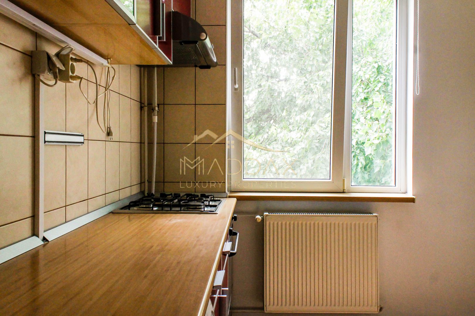 Apartament renovat cu 2 camere langa metrou de închiriat - Poză 15