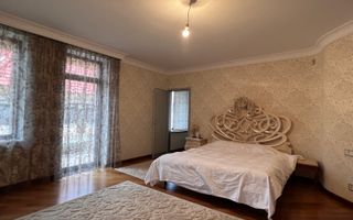Casă de lux în Chișinău, de vânzare. Pe teren de 10,4 Ari. Telecentru. - Poză 13