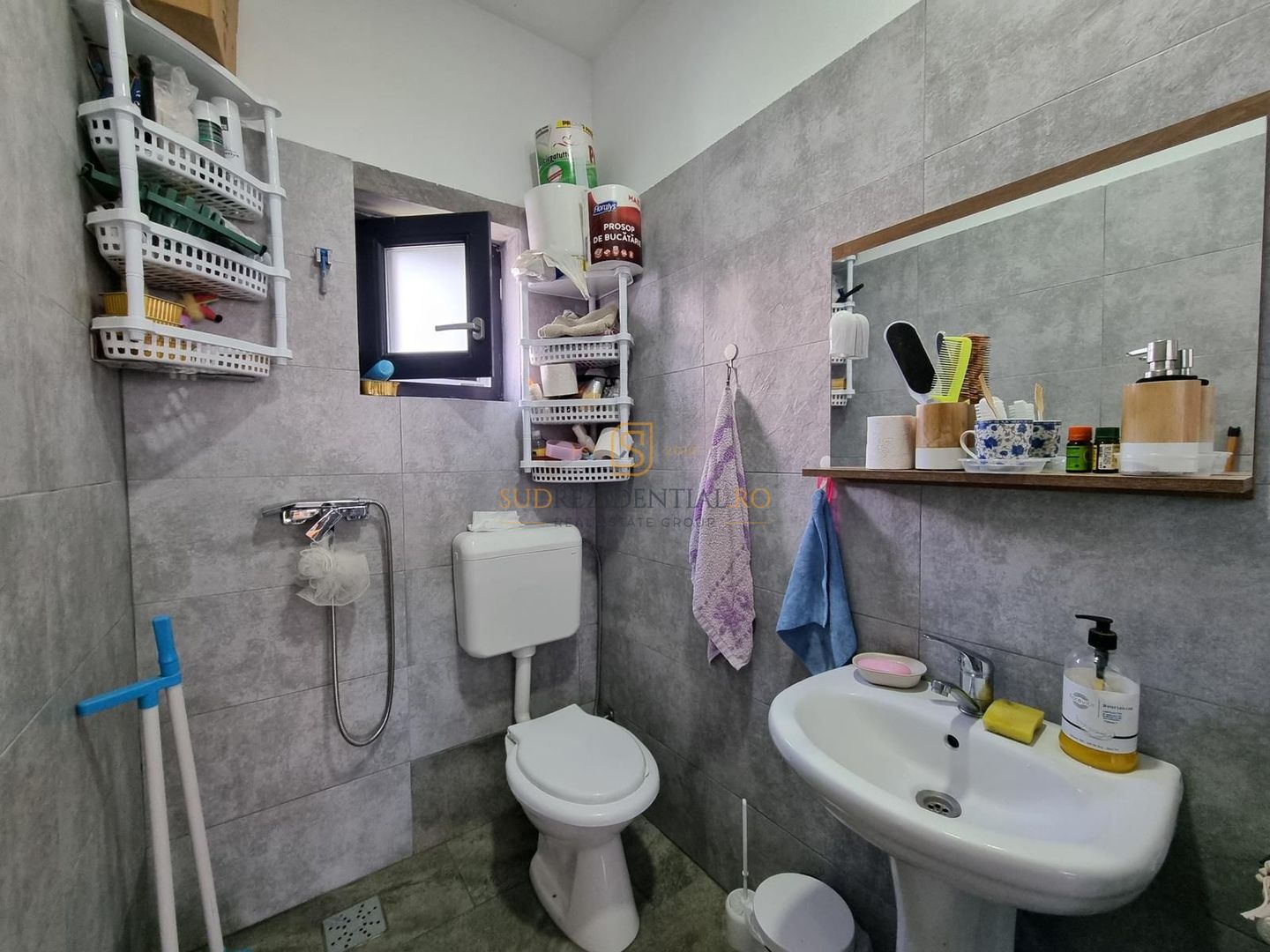 Vila individuala cu 5 camere si piscina, mobilata si utilata, Popesti - Poză 26