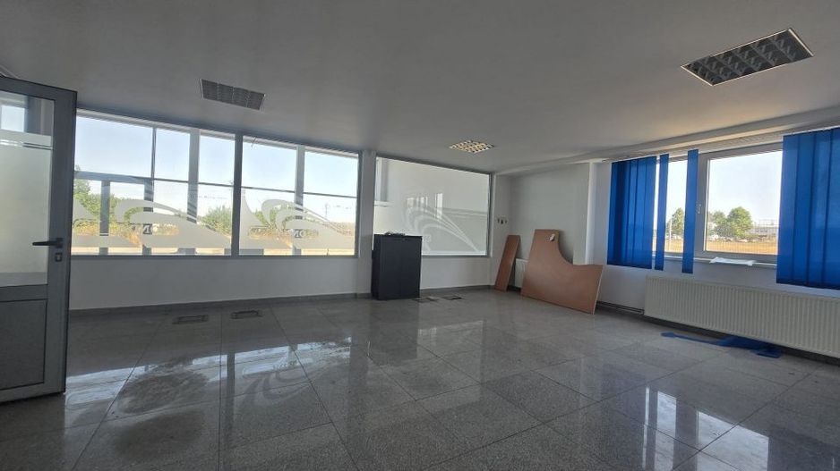 Hală de vânzare – spațiu depozitare, atelier și birouri – 2178 mp teren - Poză 2
