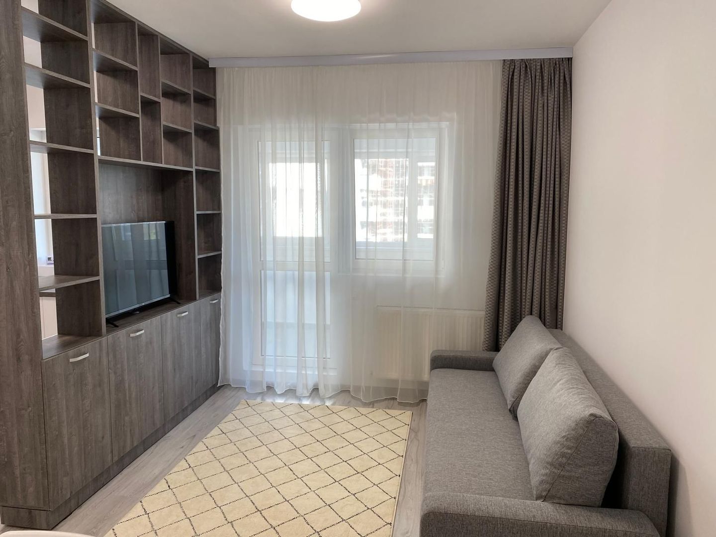 AP. 2 CAMERE, BLOC NOU, CENTRALA PROPRIE,LOC DE PARCARE, MODERN - Poză 2