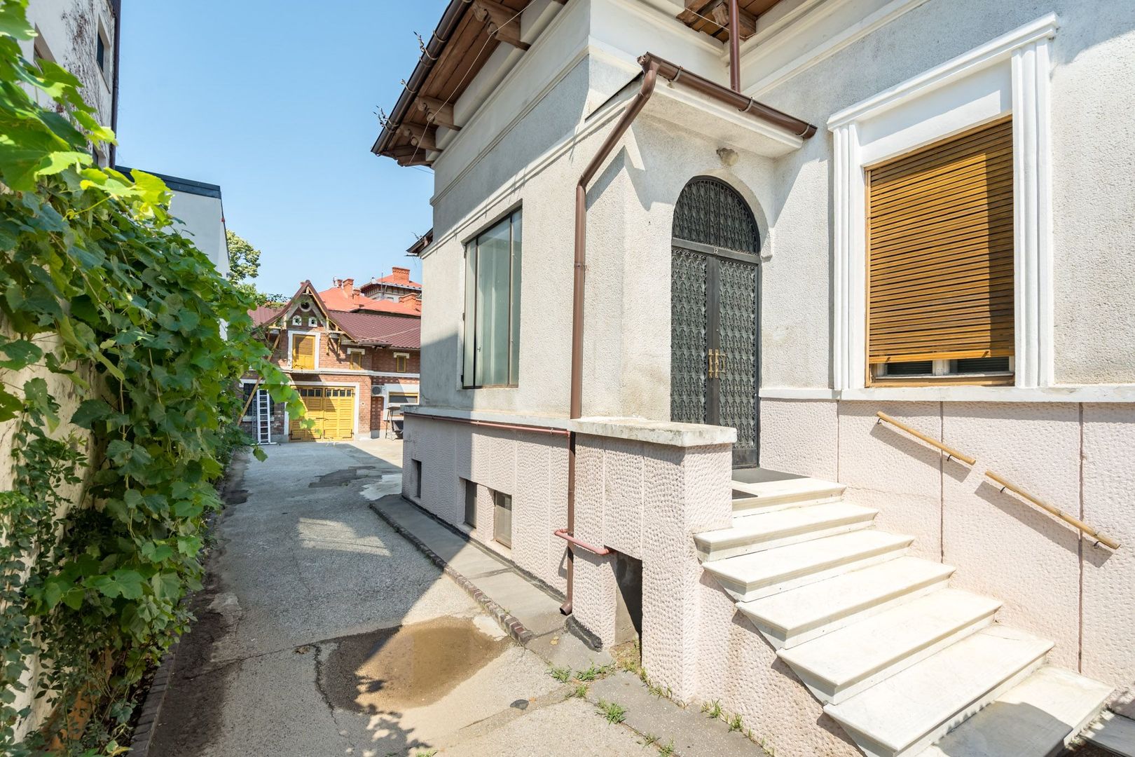 VILA REPREZENTATIVA ICOANEI - Poză 28