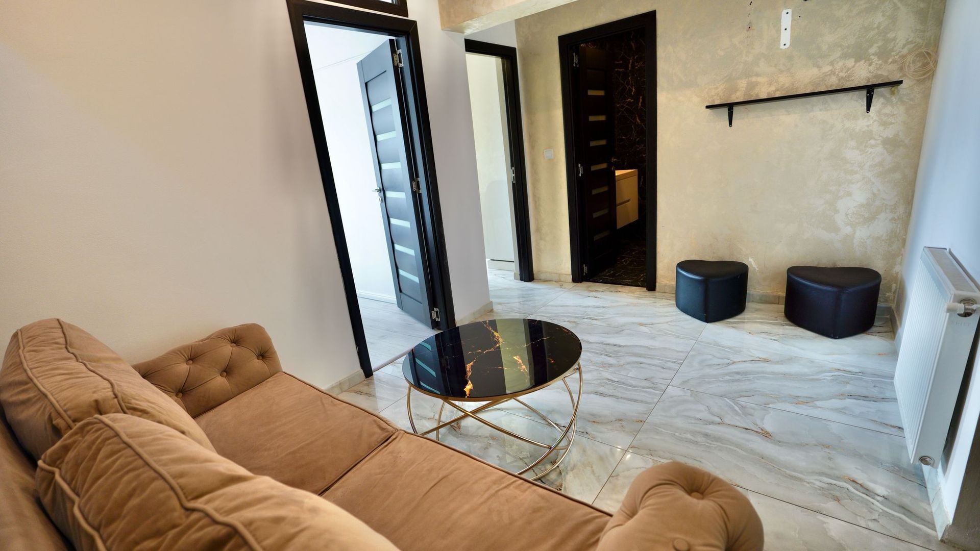 APARTAMENT MODERN 2 CAMERE IN CODLEA - - Poză 1