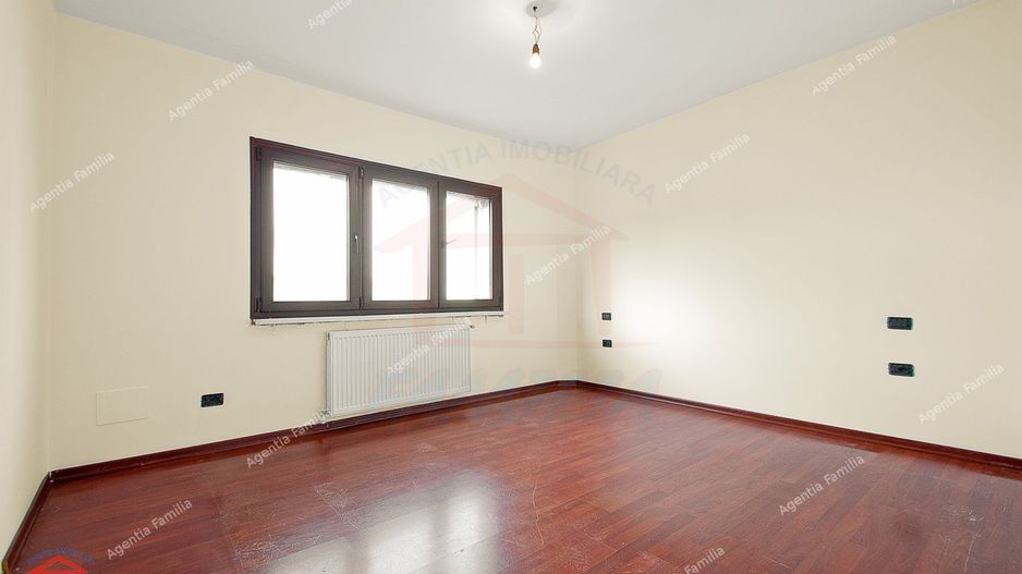 Apartament 3 camere dec in Galati Micro 21 vedere la Dunare langa turn - Poză 4