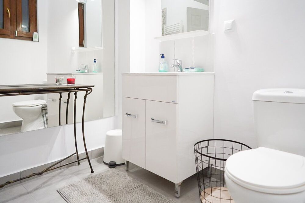 Apartament ultracentral, 2 dormitoare, 58 mp. 120 000 E. Comision 0. - Poză 18