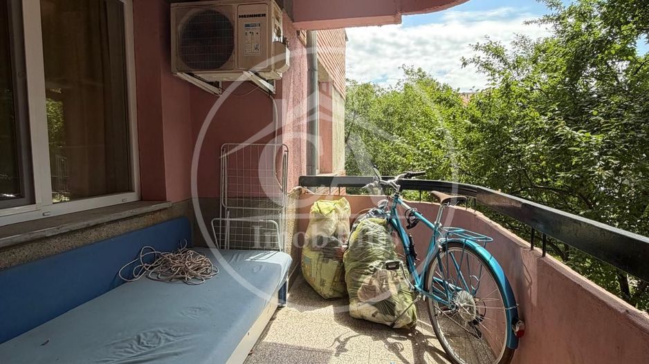Apartament de vânzare cu 4 camere în zona Decebal, Oradea - Poză 12