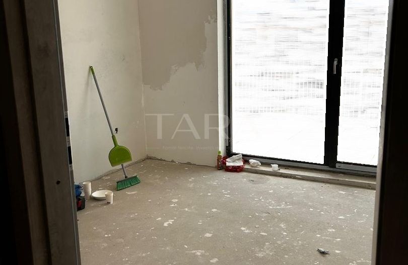 Apartament tip penthouse in Floresti - Poză 1