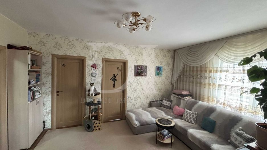 Apartament 3 camere de vanzare / Zona Terra / Floresti - Poză 2