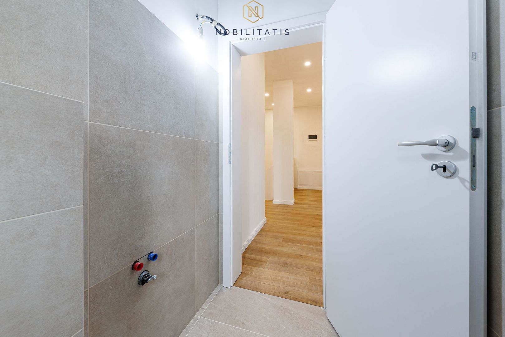 Duplex de vanzare la liziera padurii - 130 mp, 4 bai & 4 dormitoare - Poză 30