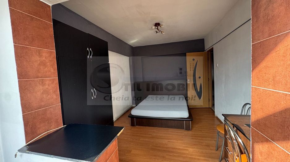 Apartament de 3 camere Dacia - 420 euro - Poză 2